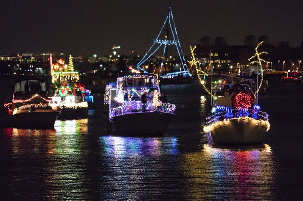 Alexandria-Holiday-Boat-Parade-of-Lights-CREDIT-Evan-Michio-for-Visit-Alexandria--64--medium.jpg