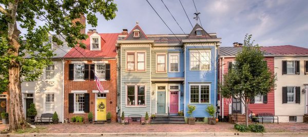 Old_Town_Colorful_Rowhouses_CREDIT_Sam_Kittner_for_Visit_Alexandria-720x322-1ad7c7c2-6a09-49c8-a412-4caf952681a3.jpg