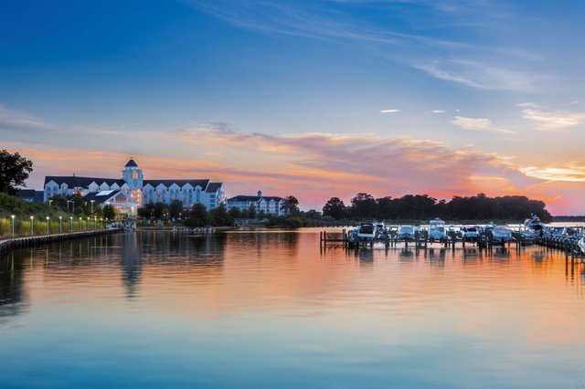Hyatt Regency Chesapeake Bay at Sunset.jpg
